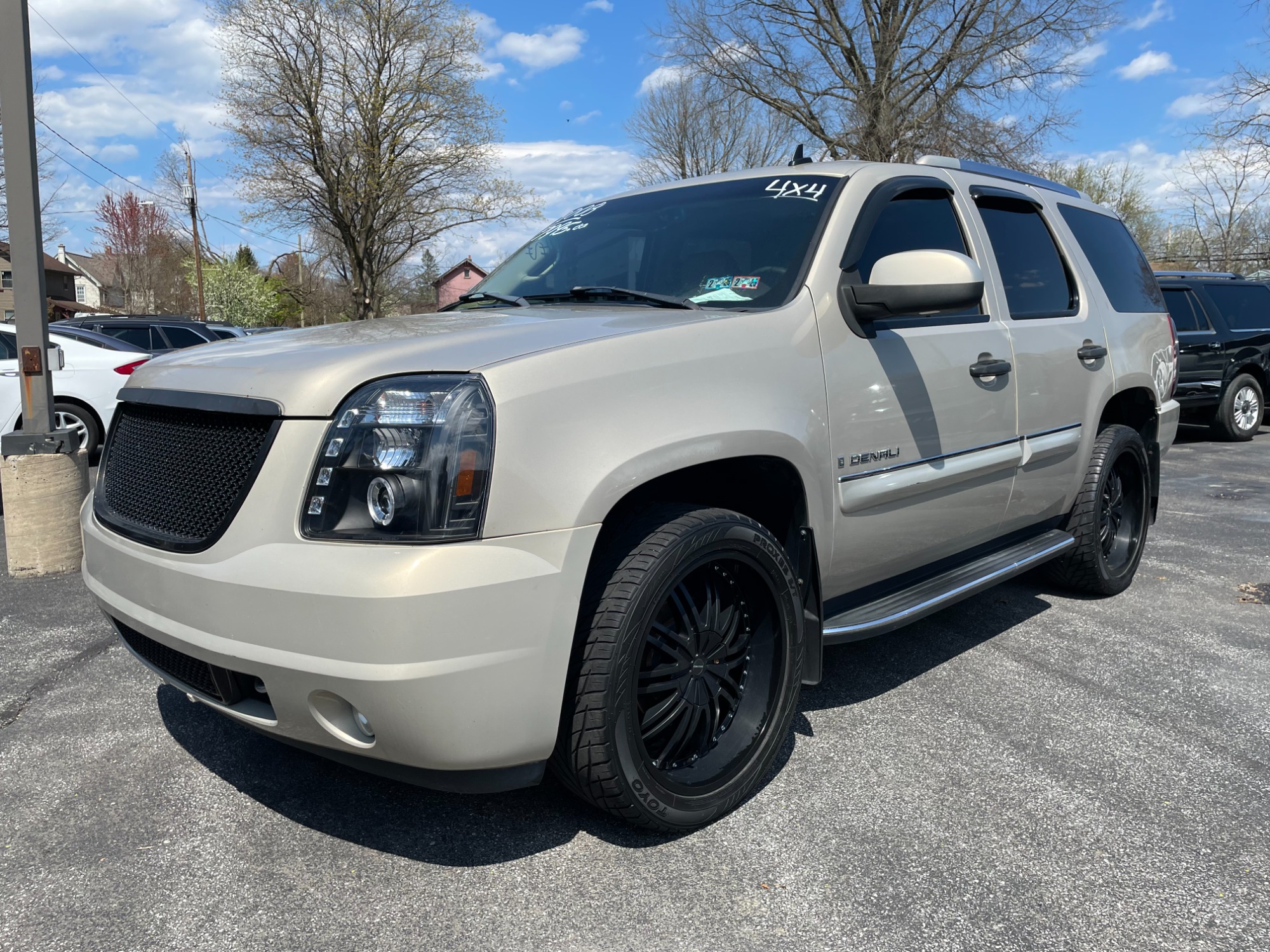 photo of 2008 GMC Yukon Denali AWD